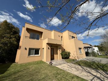Casa en  Venta y Alquiler San Isidro Labrador Villanueva