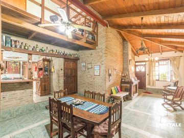 Casa 3 dormitorios en venta  - Lomas de Fisherton