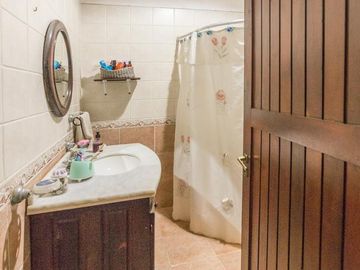 Casa 3 dormitorios en venta  - Lomas de Fisherton