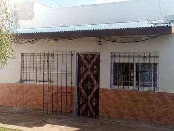 VENTA CASA CERCANA A LA PLAZA PRINCIPAL