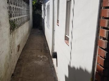 Casa en venta - 1 Dormitorio 1 Baño - 300Mts2 - Temperley
