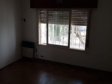 Casa en venta - 1 Dormitorio 1 Baño - 300Mts2 - Temperley