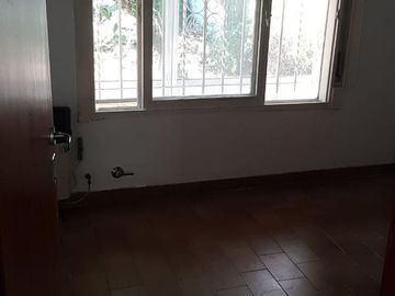 Casa en venta - 1 Dormitorio 1 Baño - 300Mts2 - Temperley