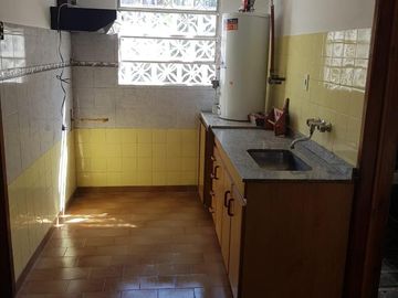 Casa en venta - 1 Dormitorio 1 Baño - 300Mts2 - Temperley