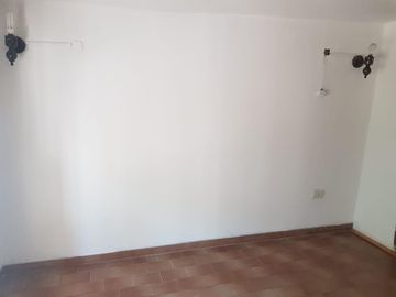 Casa en venta - 1 Dormitorio 1 Baño - 300Mts2 - Temperley