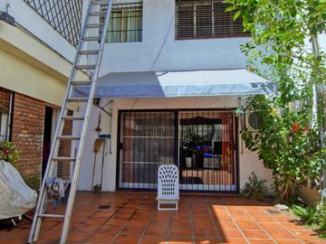 Muy buen chalet 6 amb en Olivos