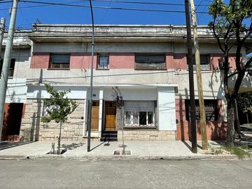 Venta Casa - 2 Dormitorios - B° General Pueyrredon