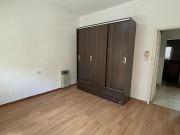Venta Casa - 2 Dormitorios - B° General Pueyrredon