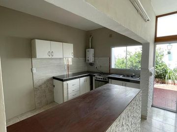 Venta Casa - 2 Dormitorios - B° General Pueyrredon