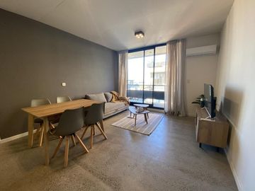 Tigre - Av Italia y Montes De Oca, 2 amb, 55m2 con cochera fija - Amoblado (RAM)
