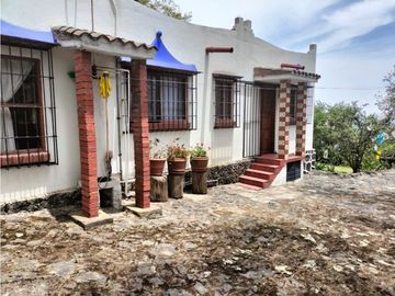 HERMOSA CASA  CON GRANDES VISTAS A LA CIUDAD