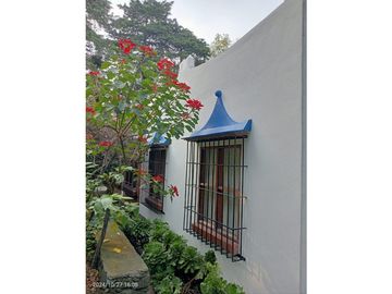 HERMOSA CASA  CON GRANDES VISTAS A LA CIUDAD