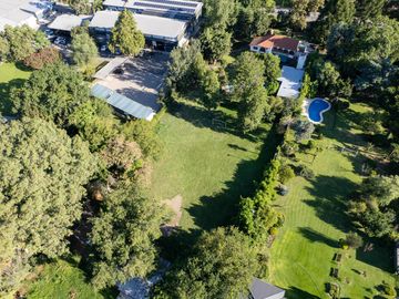 Casa 700 m2 apta para uso comercial, jardín, piscina. Ruta 9 y Bv. Mitre, Funes. | Venta