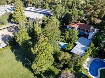 Casa 700 m2 apta para uso comercial, jardín, piscina. Ruta 9 y Bv. Mitre, Funes. | Venta