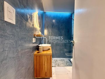 VENTA Departamento 3 ambientes con balcón corrido - Reciclado y amoblado - Centro Mar del Plata