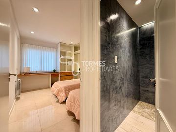 VENTA Departamento 3 ambientes con balcón corrido - Reciclado y amoblado - Centro Mar del Plata