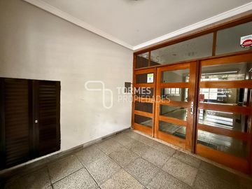 VENTA Departamento 3 ambientes con balcón corrido - Reciclado y amoblado - Centro Mar del Plata