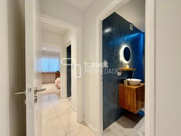 VENTA Departamento 3 ambientes con balcón corrido - Reciclado y amoblado - Centro Mar del Plata