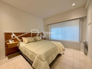 VENTA Departamento 3 ambientes con balcón corrido - Reciclado y amoblado - Centro Mar del Plata