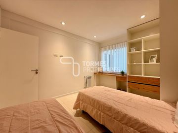 VENTA Departamento 3 ambientes con balcón corrido - Reciclado y amoblado - Centro Mar del Plata