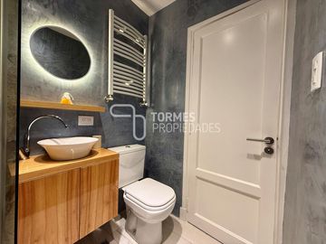 VENTA Departamento 3 ambientes con balcón corrido - Reciclado y amoblado - Centro Mar del Plata