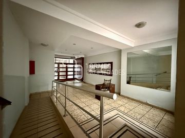 VENTA Departamento 3 ambientes con balcón corrido - Reciclado y amoblado - Centro Mar del Plata