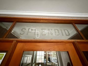 VENTA Departamento 3 ambientes con balcón corrido - Reciclado y amoblado - Centro Mar del Plata