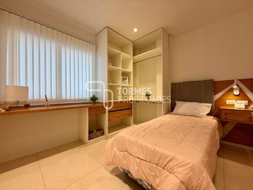 VENTA Departamento 3 ambientes con balcón corrido - Reciclado y amoblado - Centro Mar del Plata