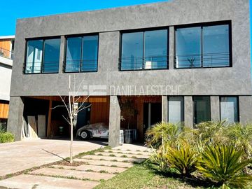 Casa en  Yacht Nordelta