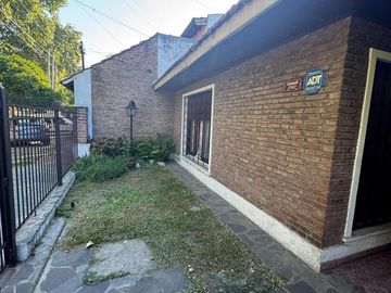Oportunidad casa en Jose Marmol con 3 habitaciones