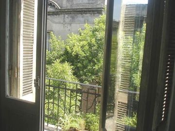 PH de 5 ambientes con terraza y entrada independiente.