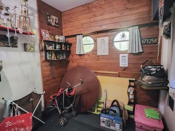 Venta casa 4 ambientes con patio, parrila y cochera en Villa Luzuriaga.