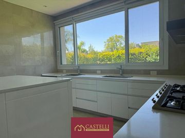 Casa en  Las Liebres pilar 4 ambientes