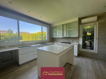 Casa en  Las Liebres pilar 4 ambientes