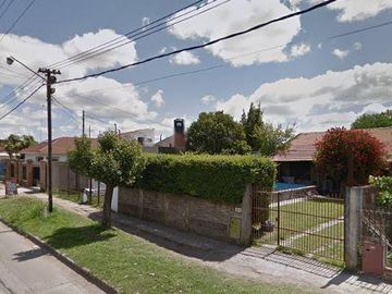 Casa en venta - 2 Dormitorios 1 Baño - Cochera - 322Mts2 - Glew