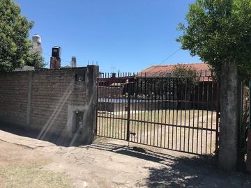 Casa en venta - 2 Dormitorios 1 Baño - Cochera - 322Mts2 - Glew