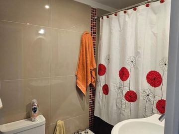 Hermoso Departamento 3 ambientes con Cochera en Lomas de Zamora Este. Apto Crédito!