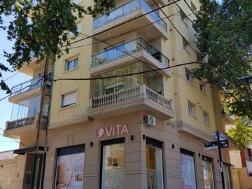 Hermoso Departamento 3 ambientes con Cochera en Lomas de Zamora Este. Apto Crédito!