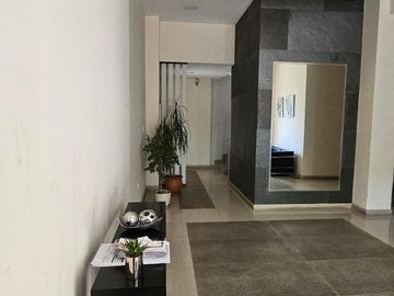 Hermoso Departamento 3 ambientes con Cochera en Lomas de Zamora Este. Apto Crédito!