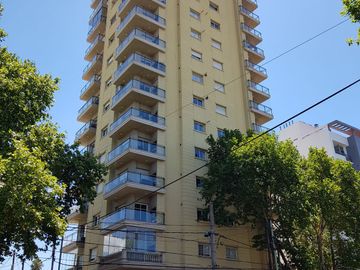 Hermoso Departamento 3 ambientes con Cochera en Lomas de Zamora Este. Apto Crédito!