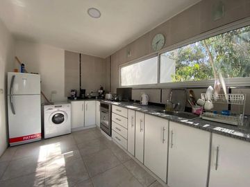Venta - Casa de 5 ambientes en COSTA ESMERALDA - Deportivo I