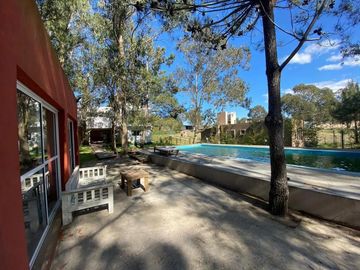 Venta - Casa de 5 ambientes en COSTA ESMERALDA - Deportivo I