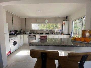 Venta - Casa de 5 ambientes en COSTA ESMERALDA - Deportivo I