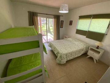 Venta - Casa de 5 ambientes en COSTA ESMERALDA - Deportivo I