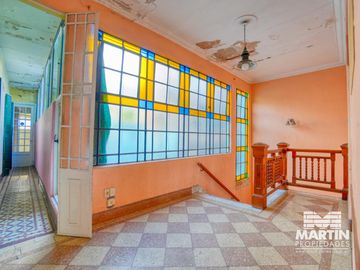 Casa en San Isidro, 5 amb. con patio y terraza. Apto uso comercial.