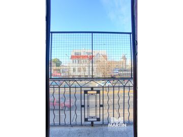 Casa en San Isidro, 5 amb. con patio y terraza. Apto uso comercial.