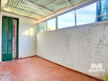 Casa en San Isidro, 5 amb. con patio y terraza. Apto uso comercial.