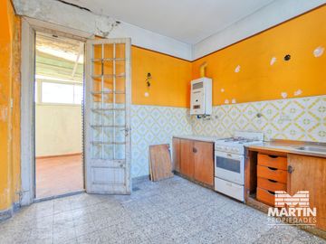 Casa en San Isidro, 5 amb. con patio y terraza. Apto uso comercial.