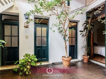 Venta casa sobre terreno 246M² construidos patio terraza parrilla Balvanera / Almagro USAM 916M²