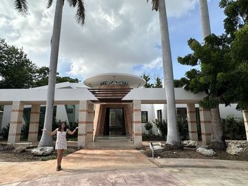 CASA EN VENTA MÉRIDA, CON ALBERCA CERCA DE LOS MEJORES SERVICIOS DE LA CIUDAD